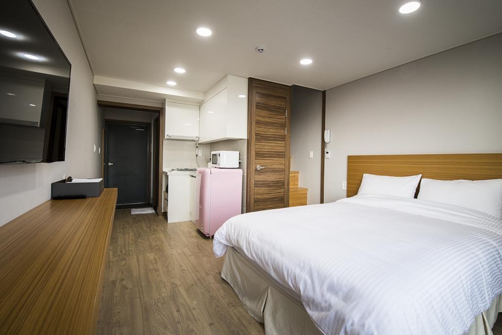 W Ocean Pension Seogwipo-stad Buitenkant foto